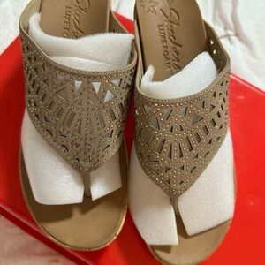 Skechers Women's Tan Sandals 8.5